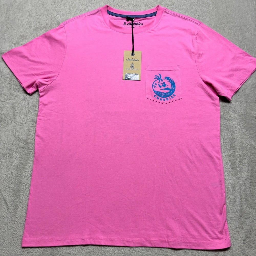 NEW NWT Mens L Chubbies Graphic T Shirt The Surfer Pink W/ Front Pocket - Picture 4 of 4